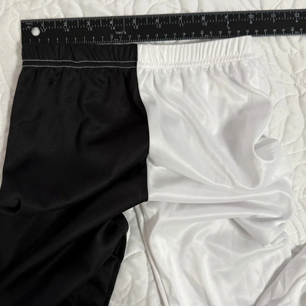 N/A black white